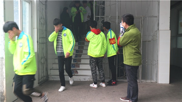 積極疏導 快速有序.JPG