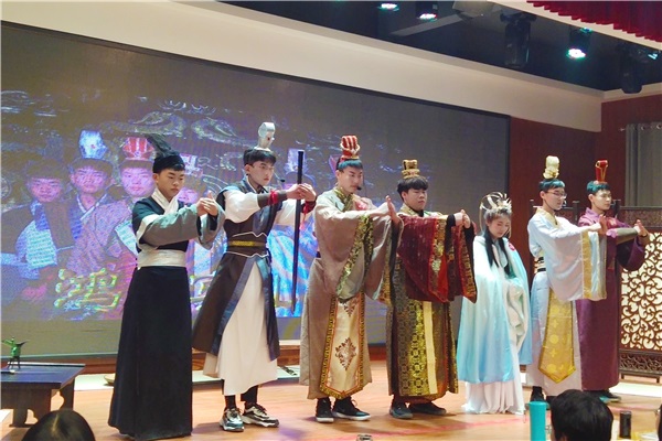 再現(xiàn)古典禮儀.jpg